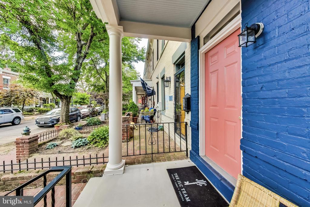 1230 Walter St SE