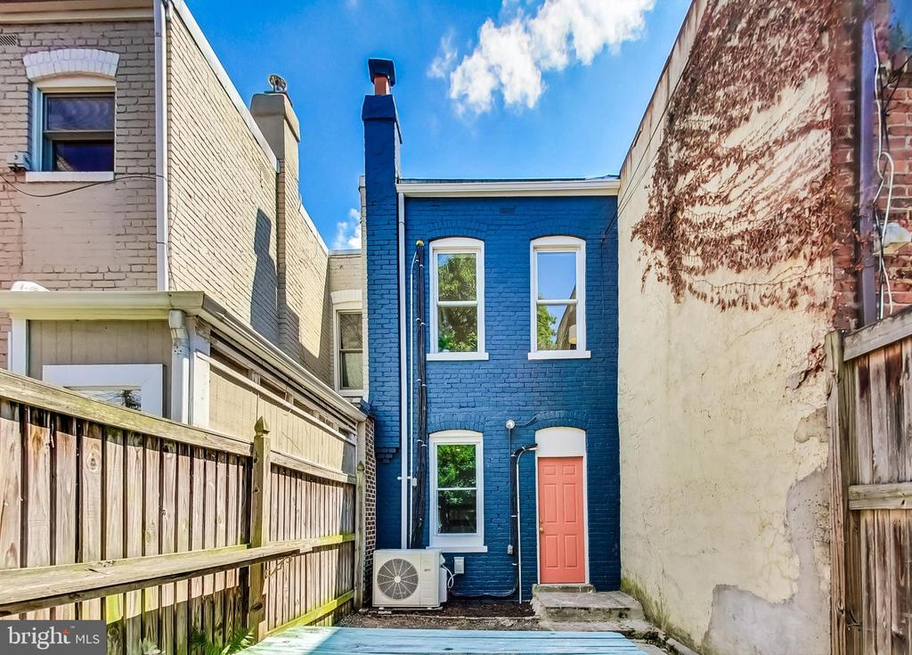 1230 Walter St SE