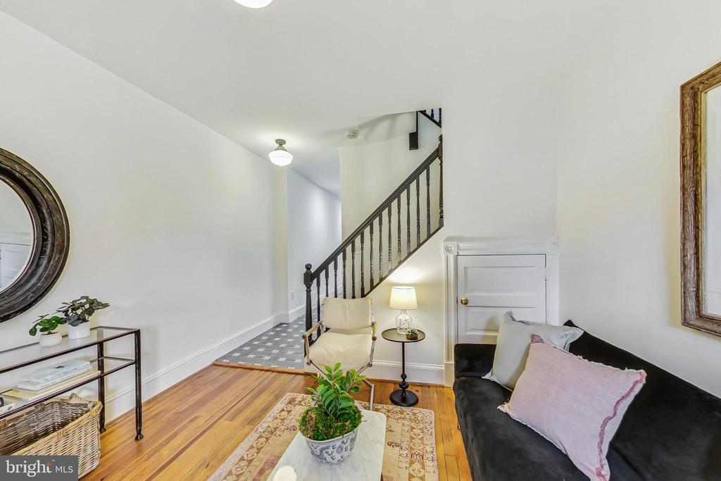 1230 Walter St SE
