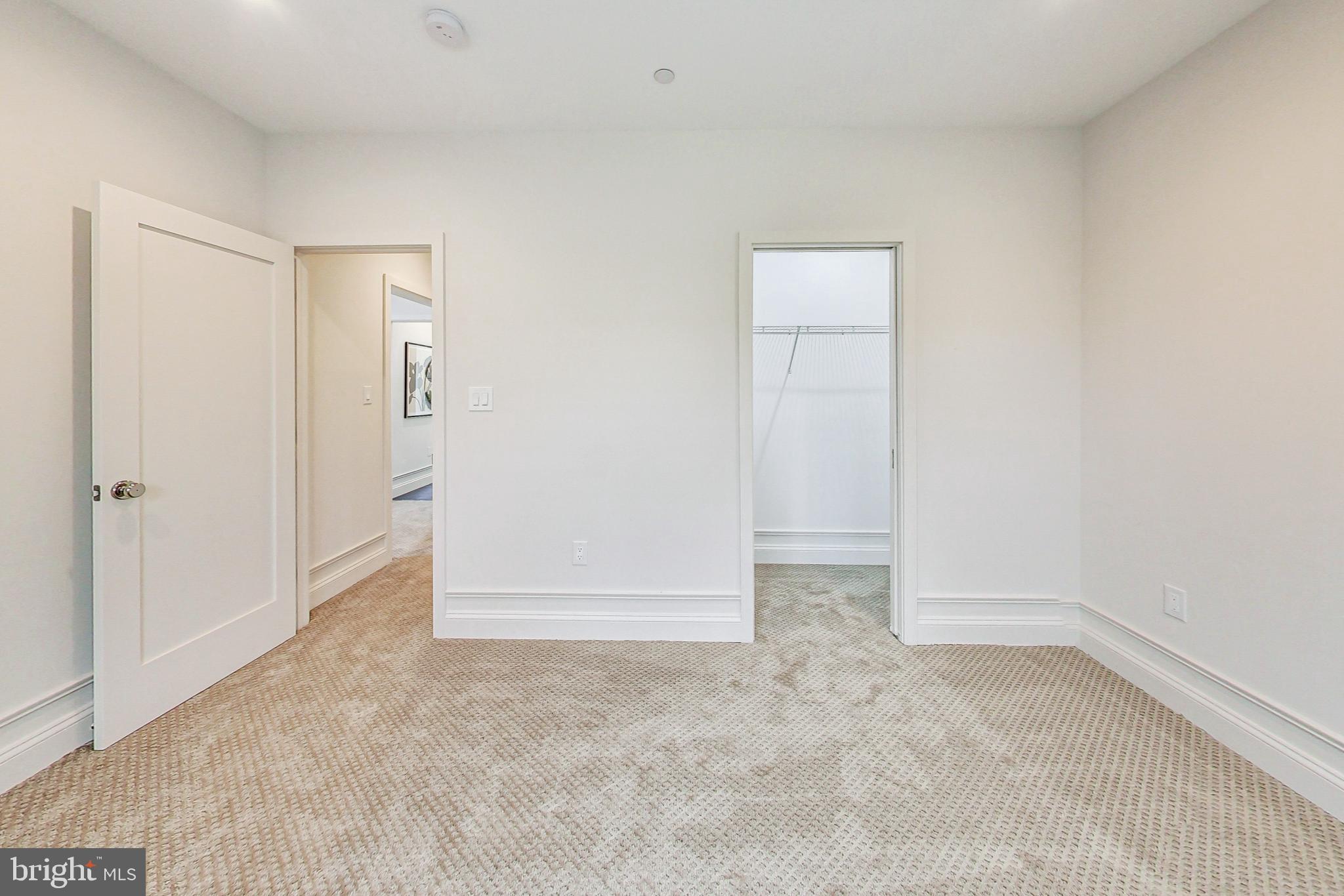 1710 Lawrence NE
