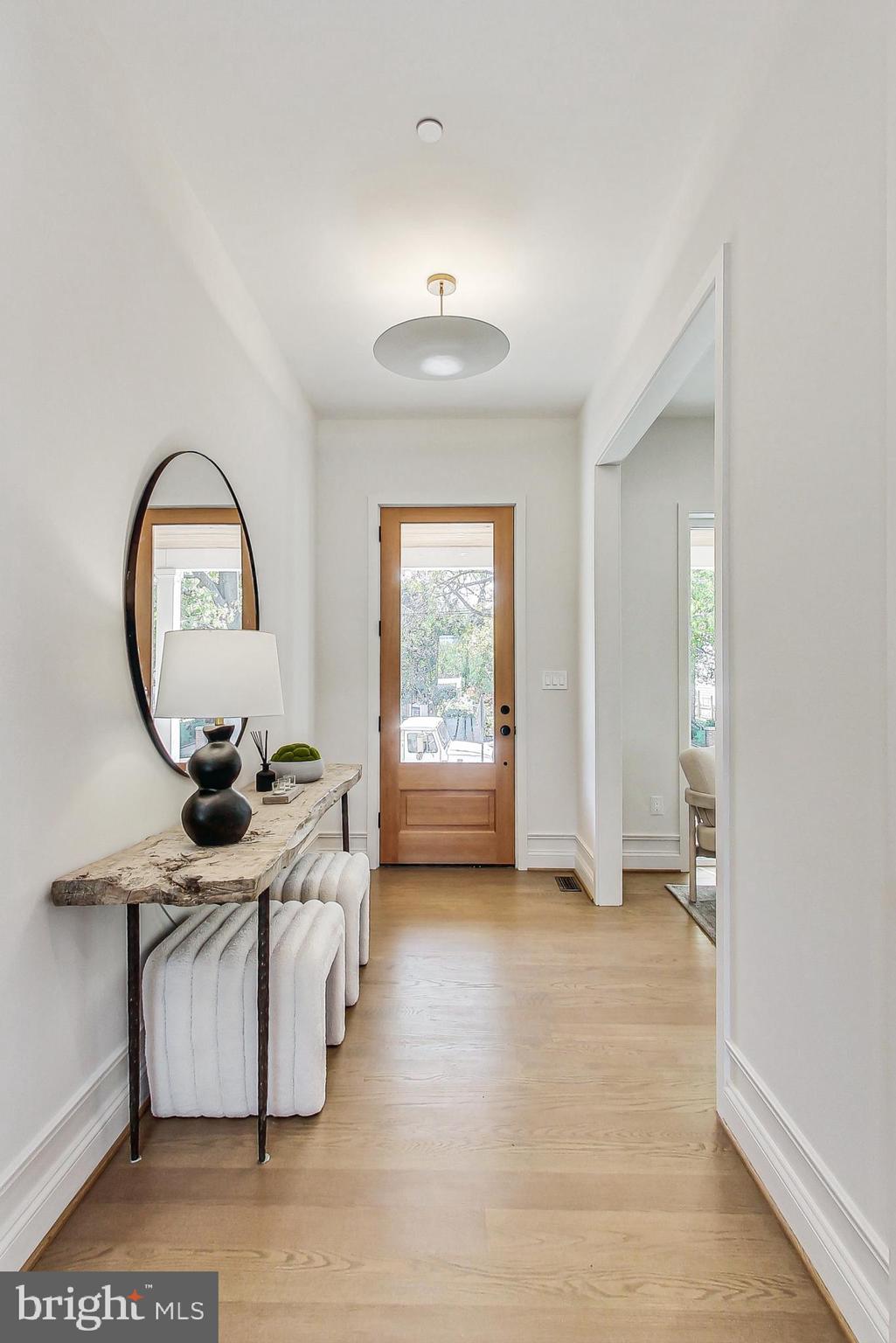1710 Lawrence NE