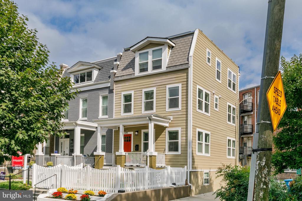 4315 Iowa Ave NW