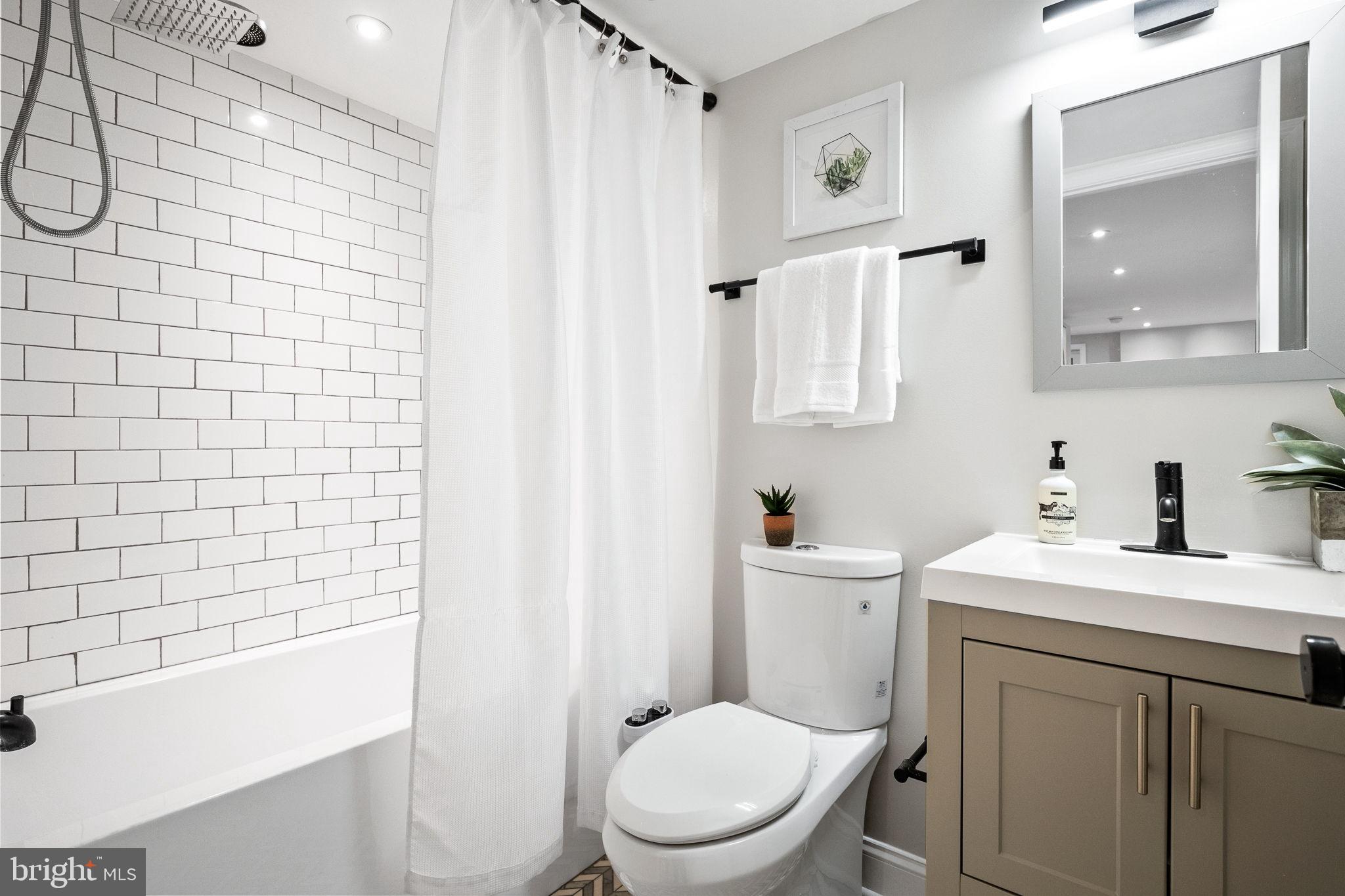 1323 Talbert Ter SE