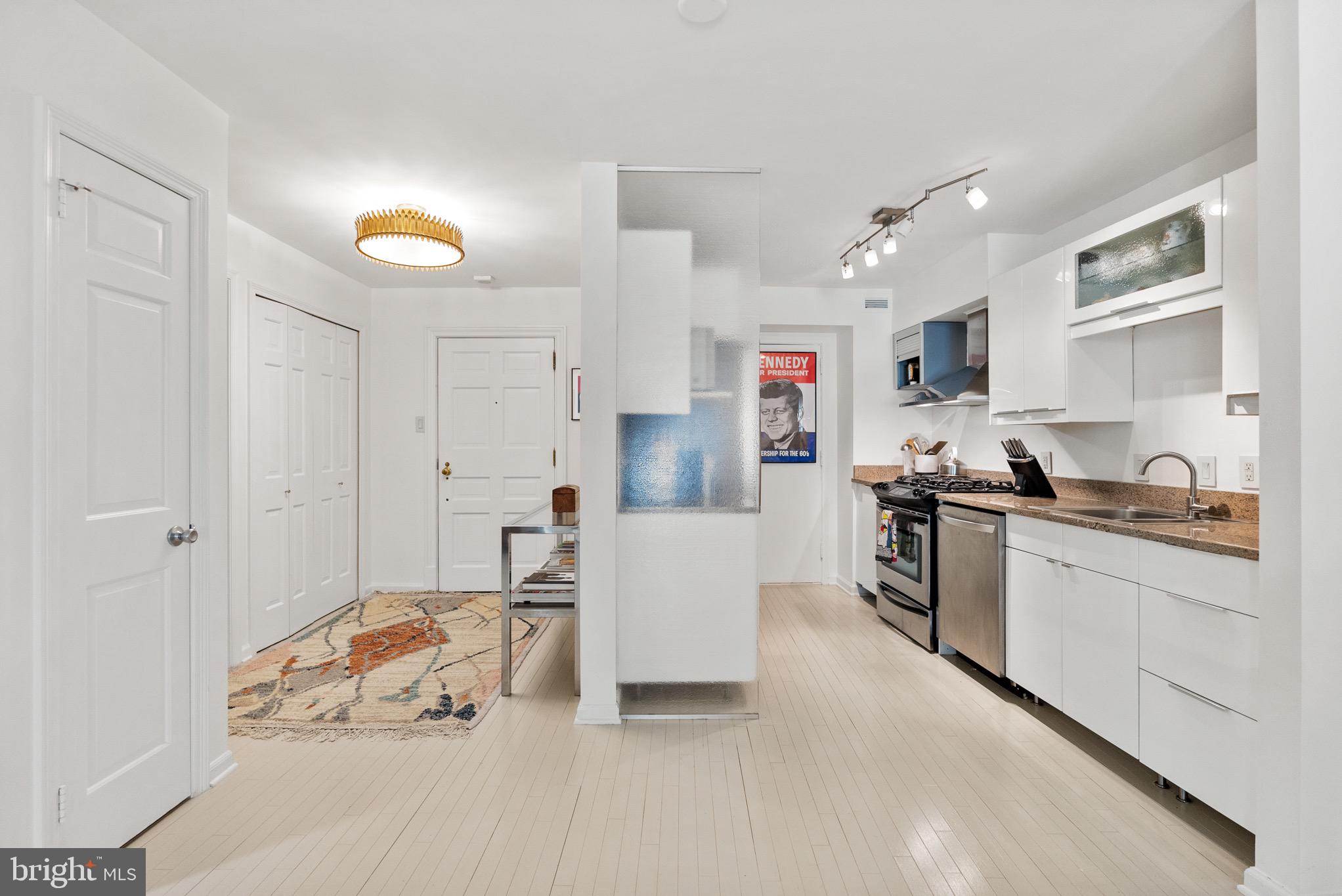 700 New Hampshire Ave NW #416