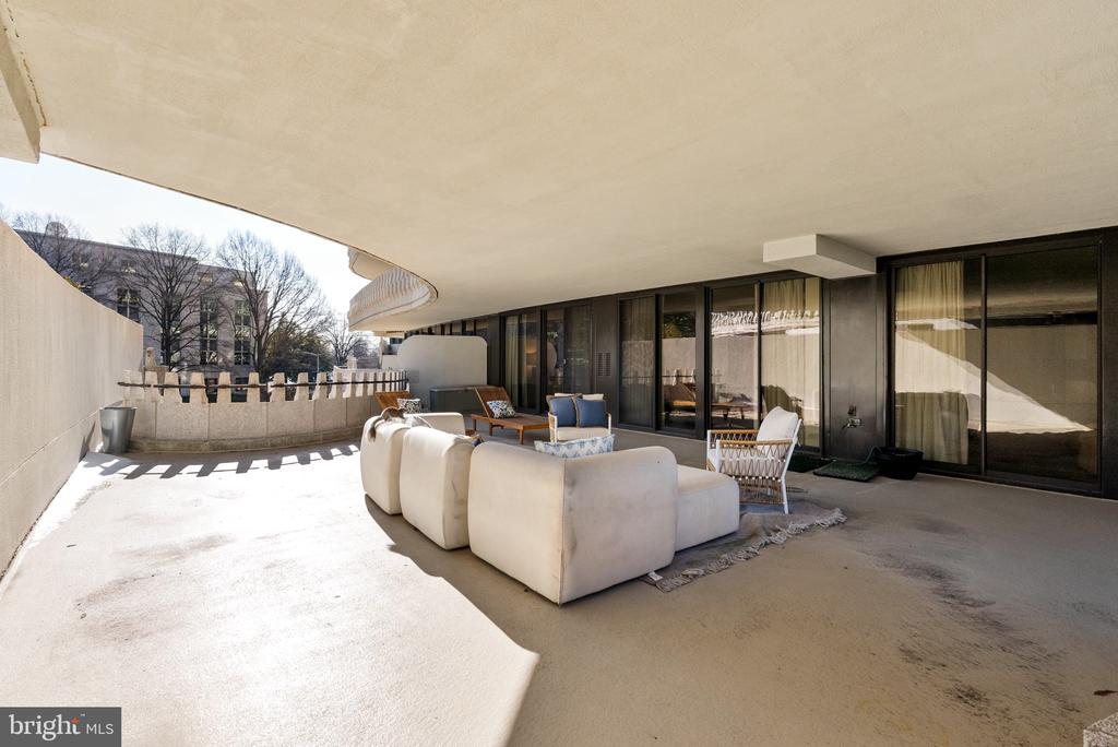700 New Hampshire Ave NW #416