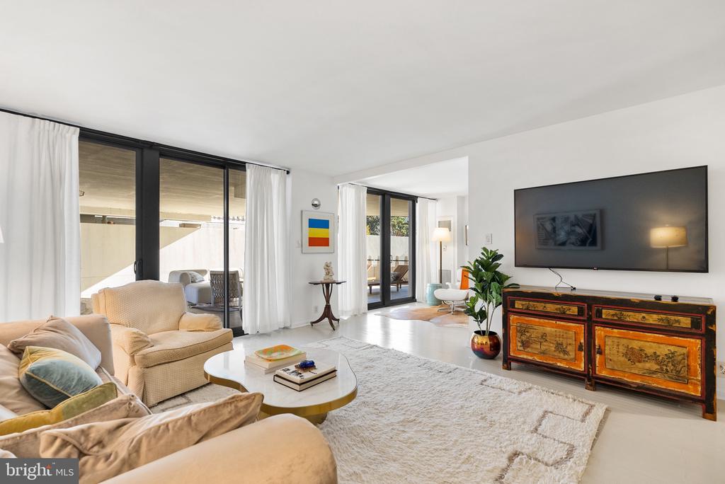700 New Hampshire Ave NW #416