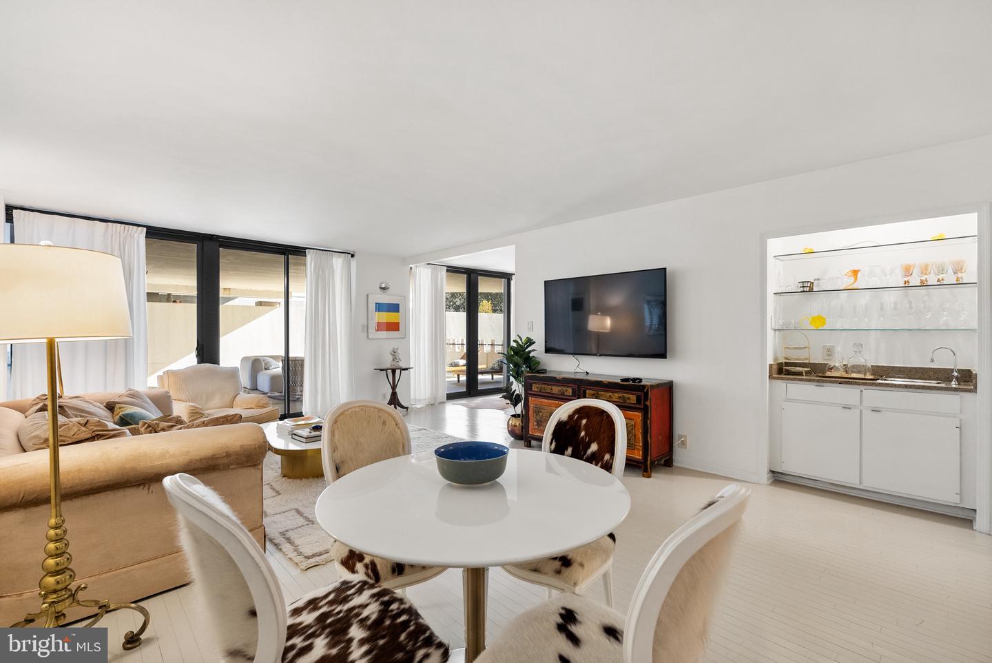 700 New Hampshire Ave NW #416