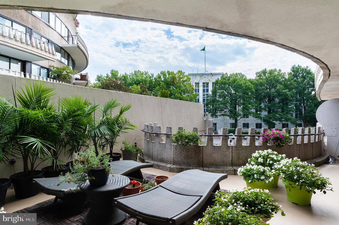 700 New Hampshire Ave NW #416
