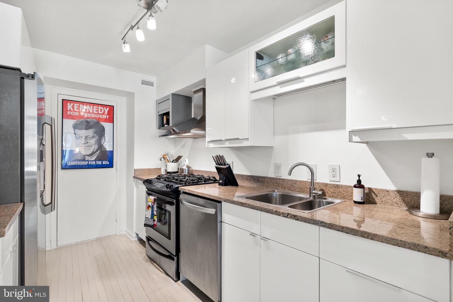 700 New Hampshire Ave NW #416