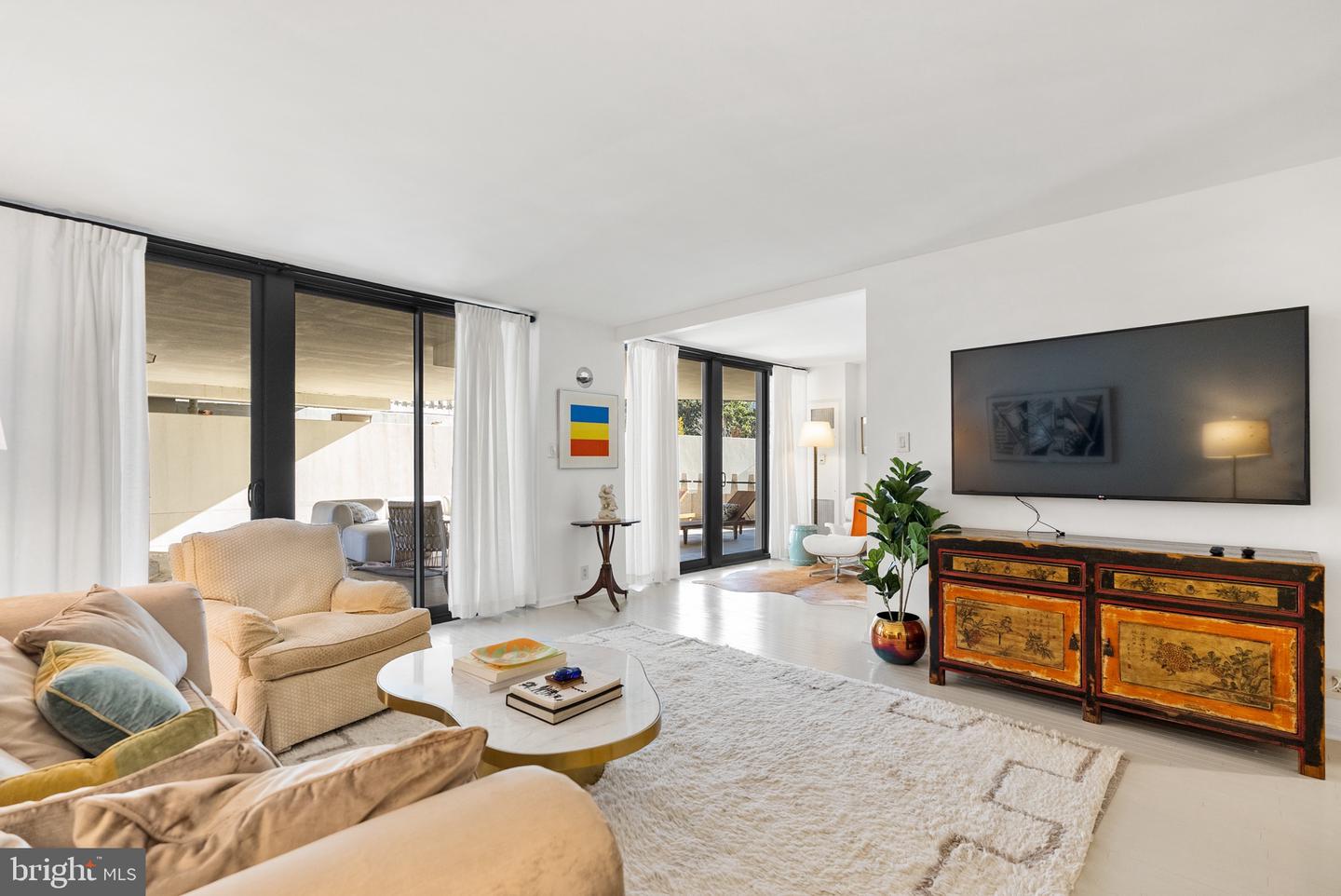 700 New Hampshire Ave NW #416