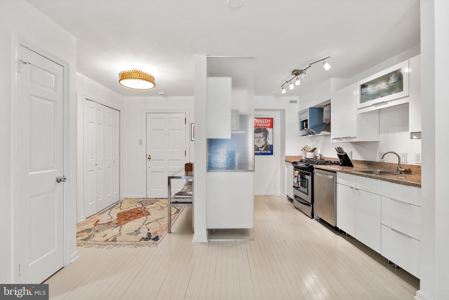 700 New Hampshire Ave NW #416
