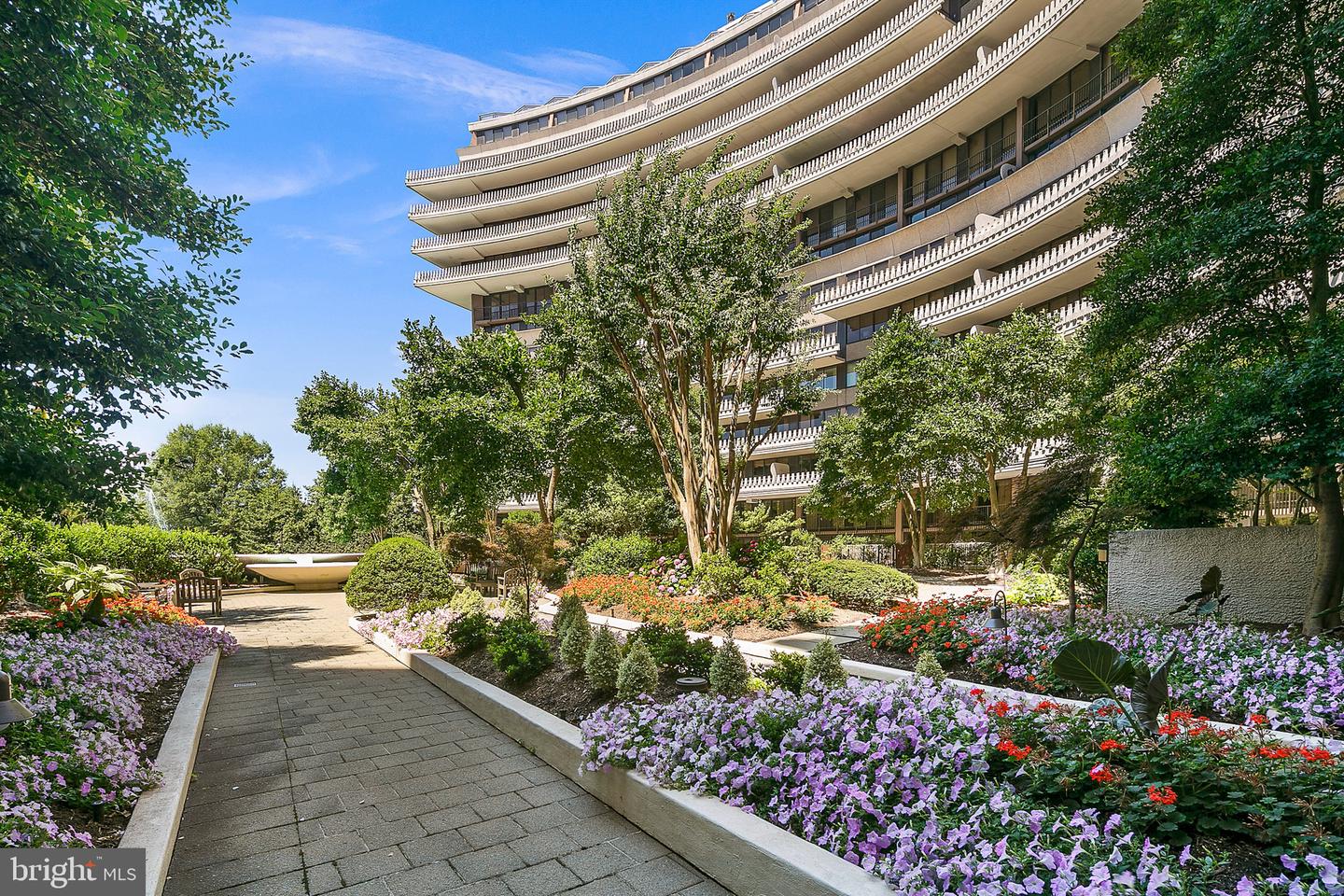 700 New Hampshire Ave NW #416