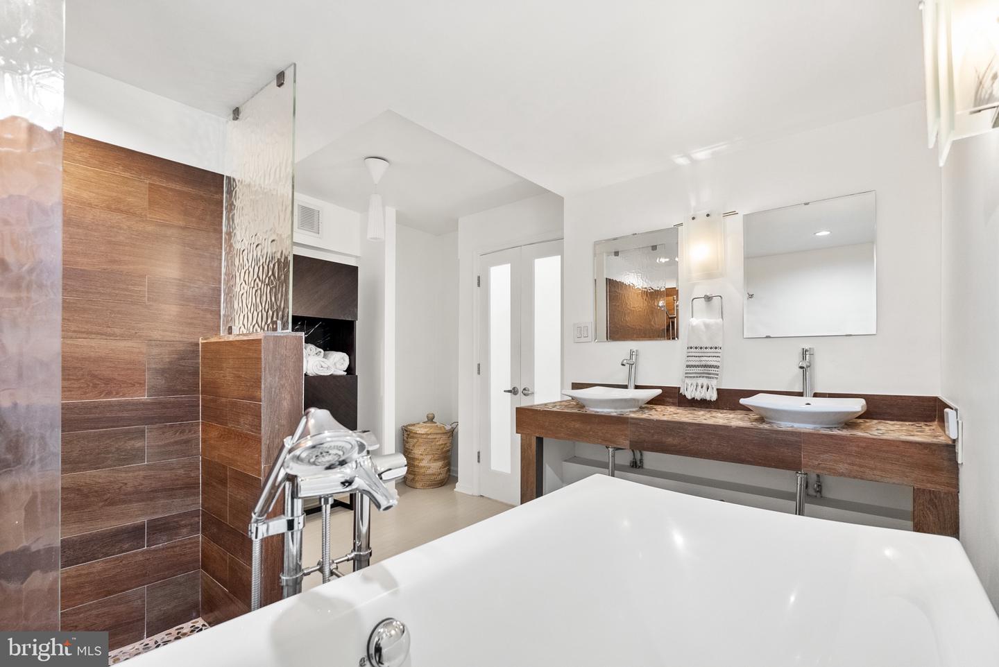 700 New Hampshire Ave NW #416