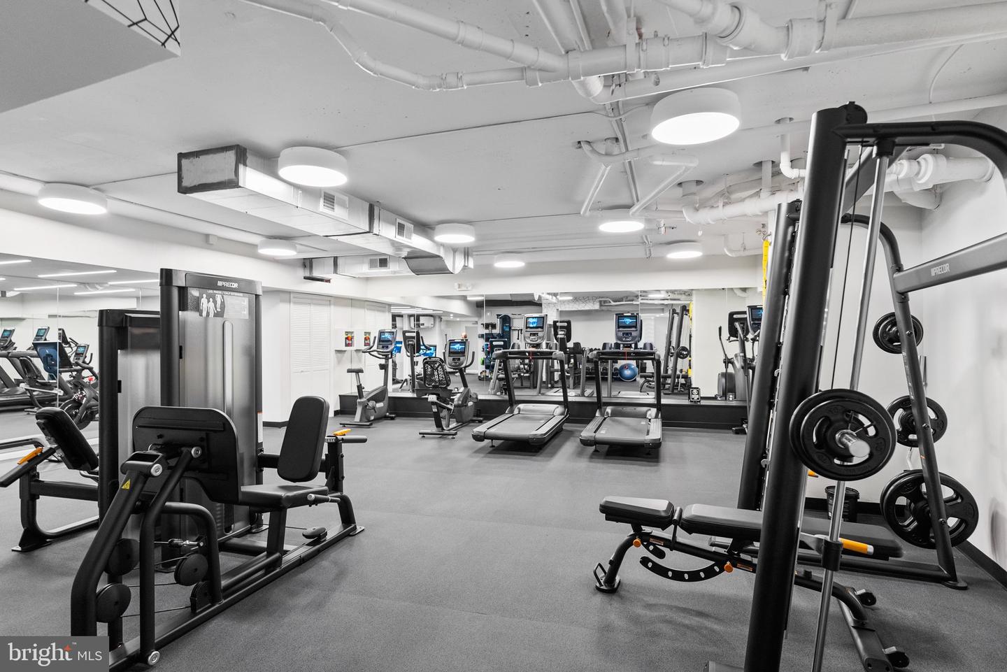 700 New Hampshire Ave NW #416