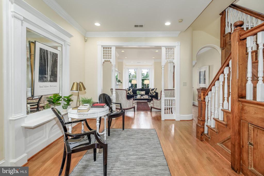1114 Fairmont St NW