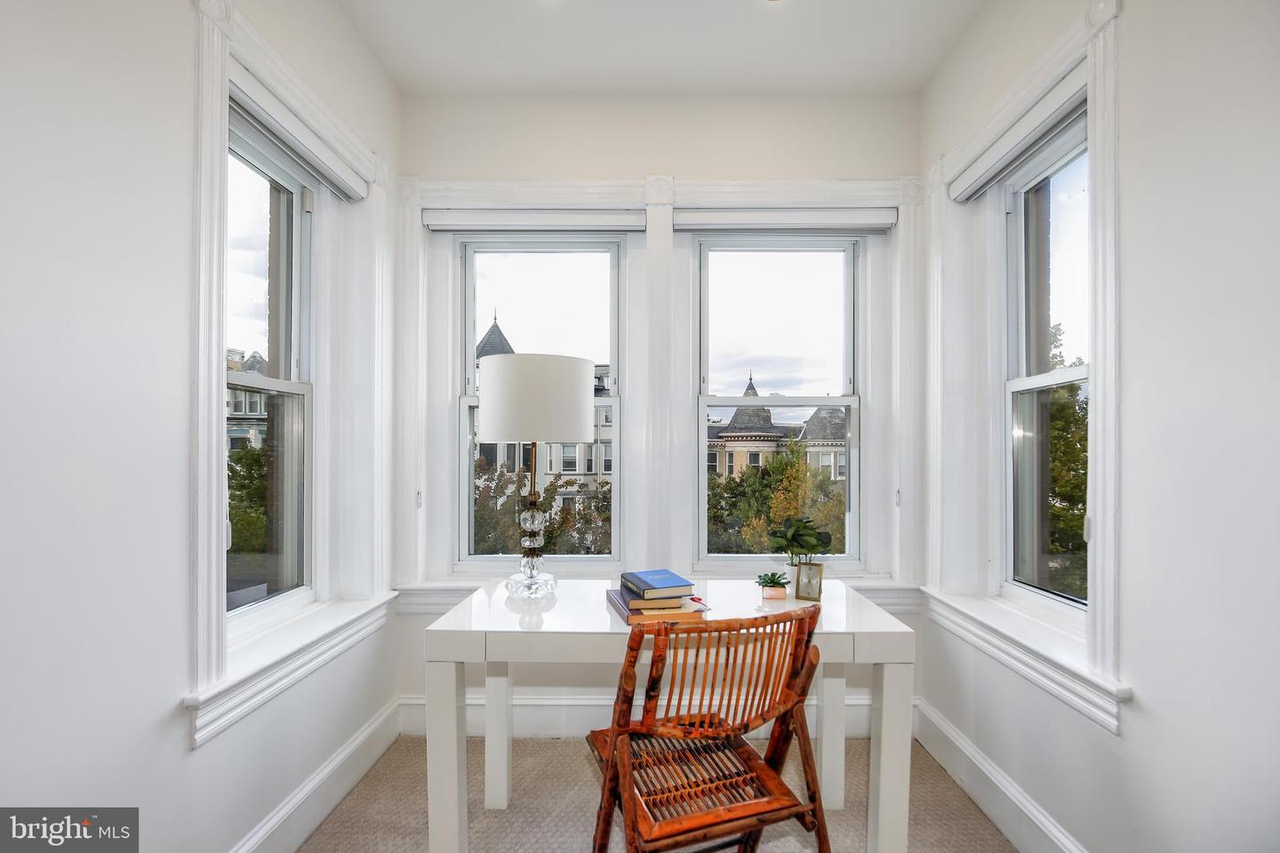 1114 Fairmont St NW