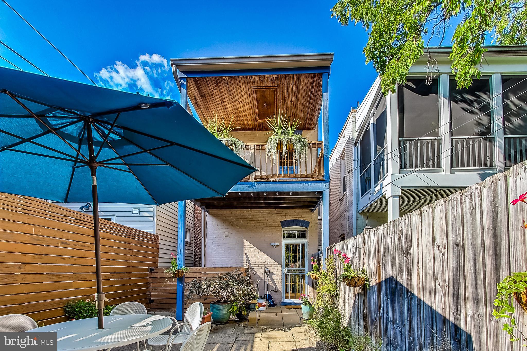 1114 Fairmont St NW
