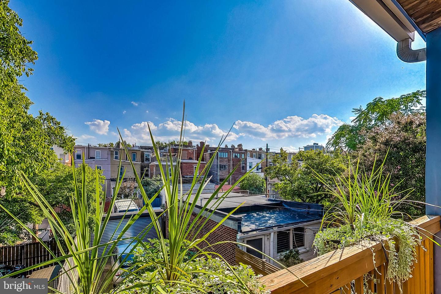 1114 Fairmont St NW