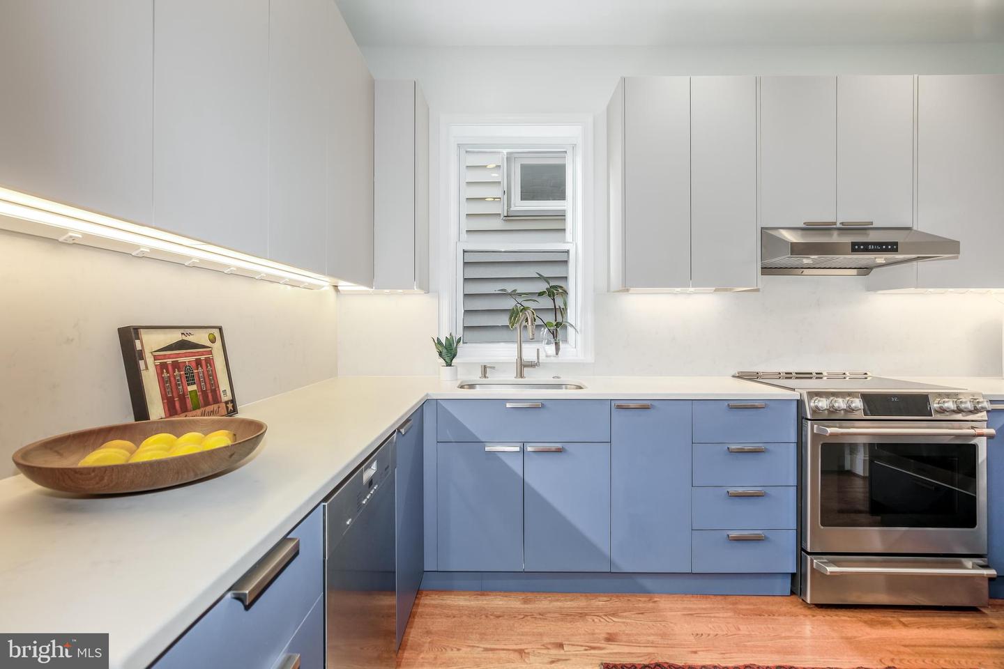 1114 Fairmont St NW
