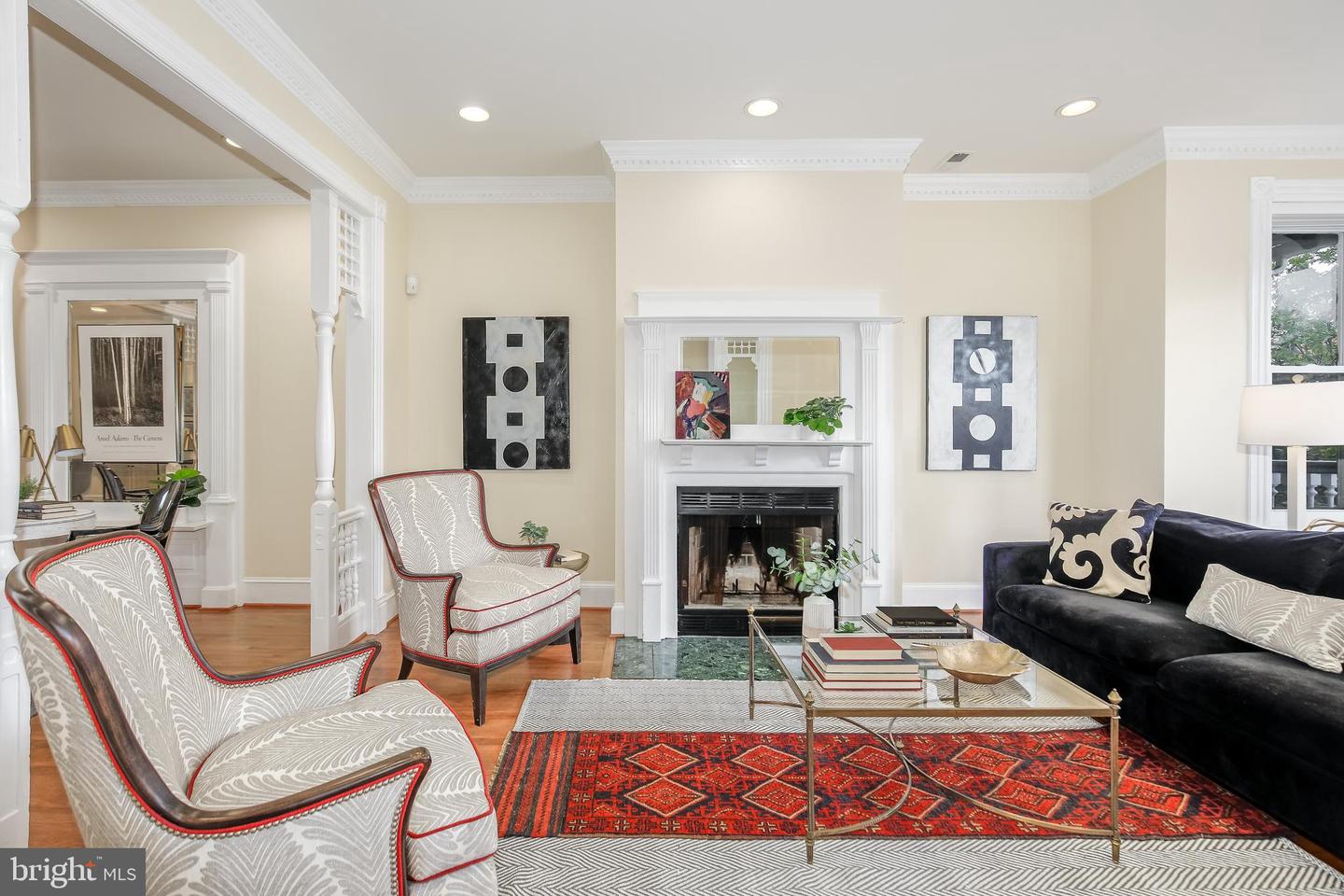 1114 Fairmont St NW