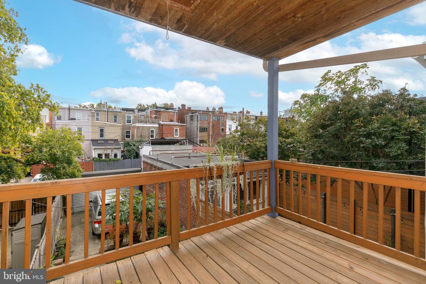 1114 Fairmont St NW