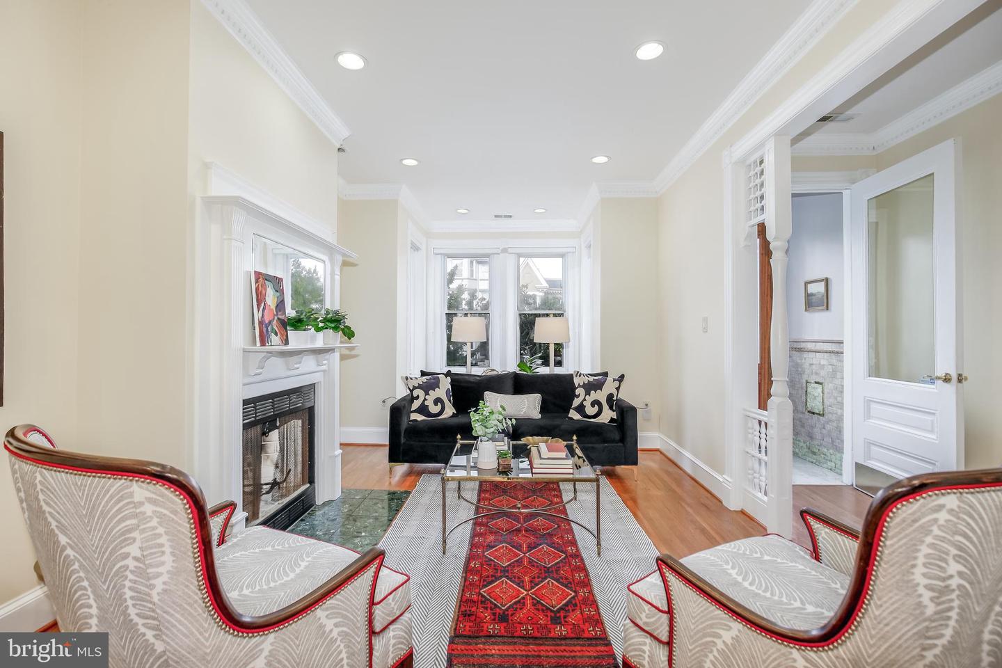 1114 Fairmont St NW