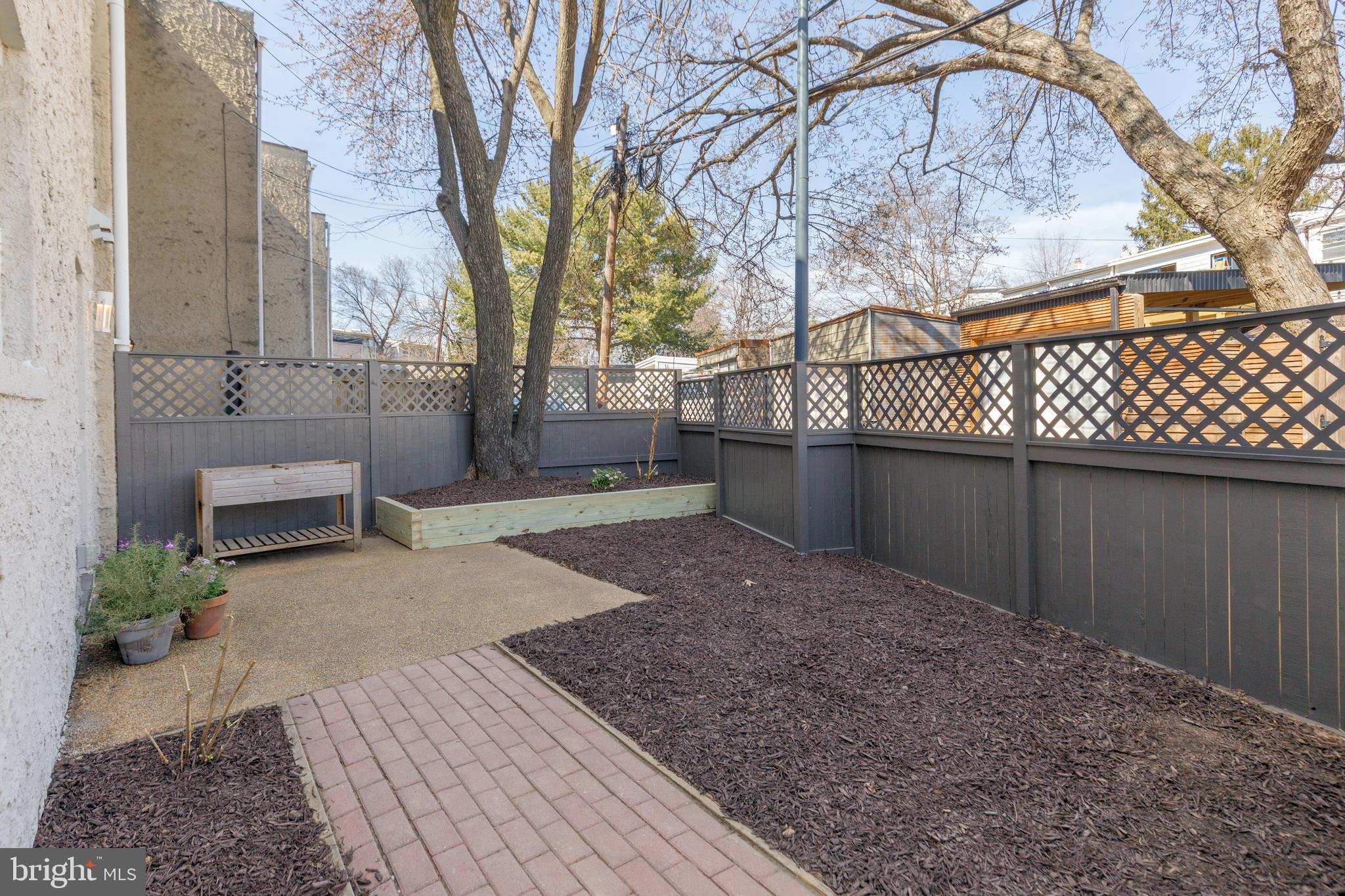 1511 Freedom Way SE