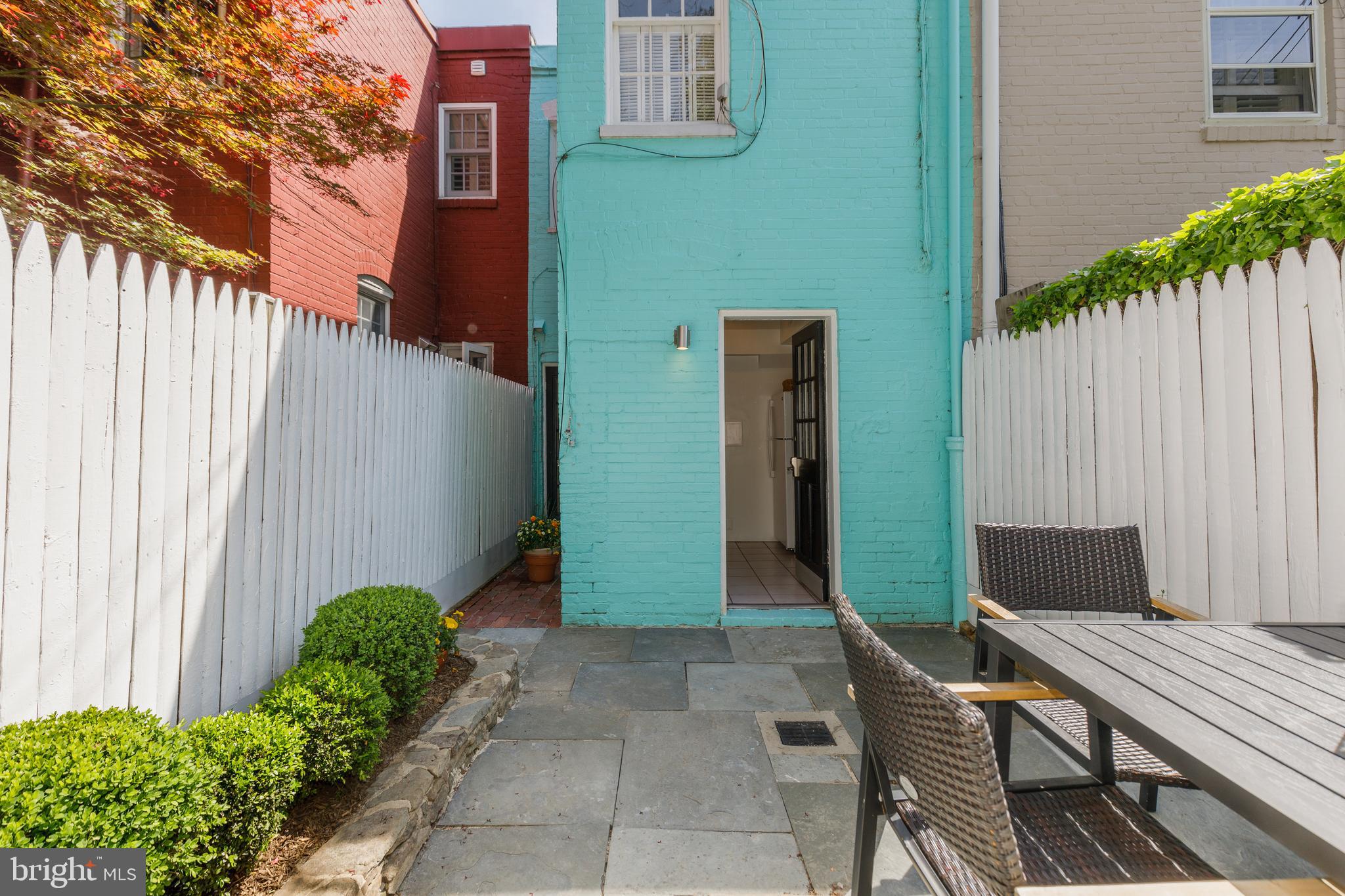 3409 Q St NW
