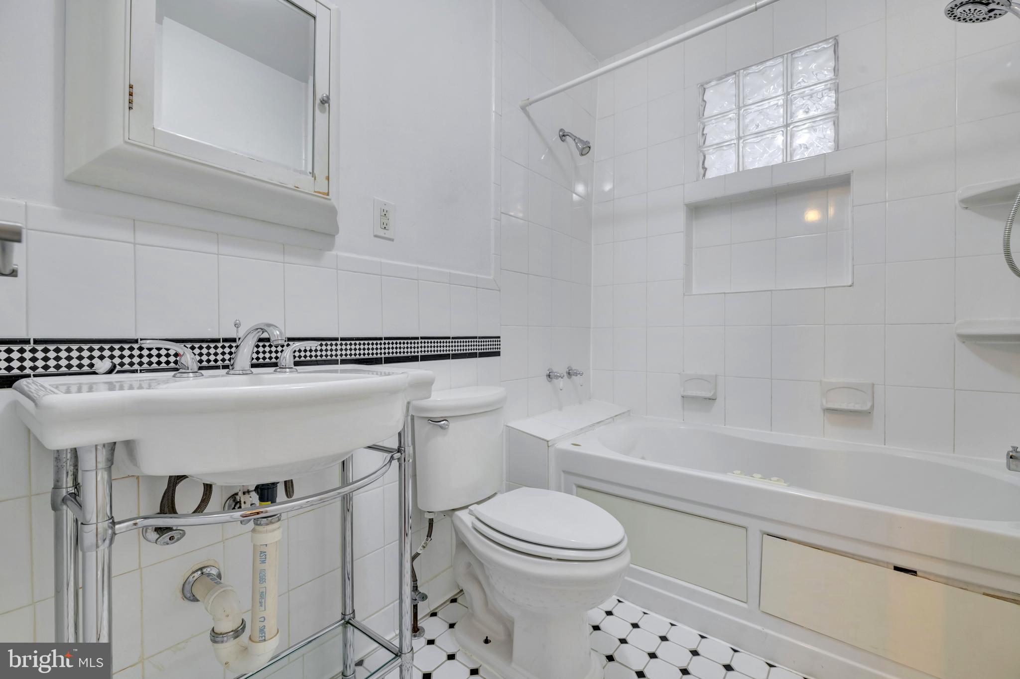 1403 ORREN STREET NE