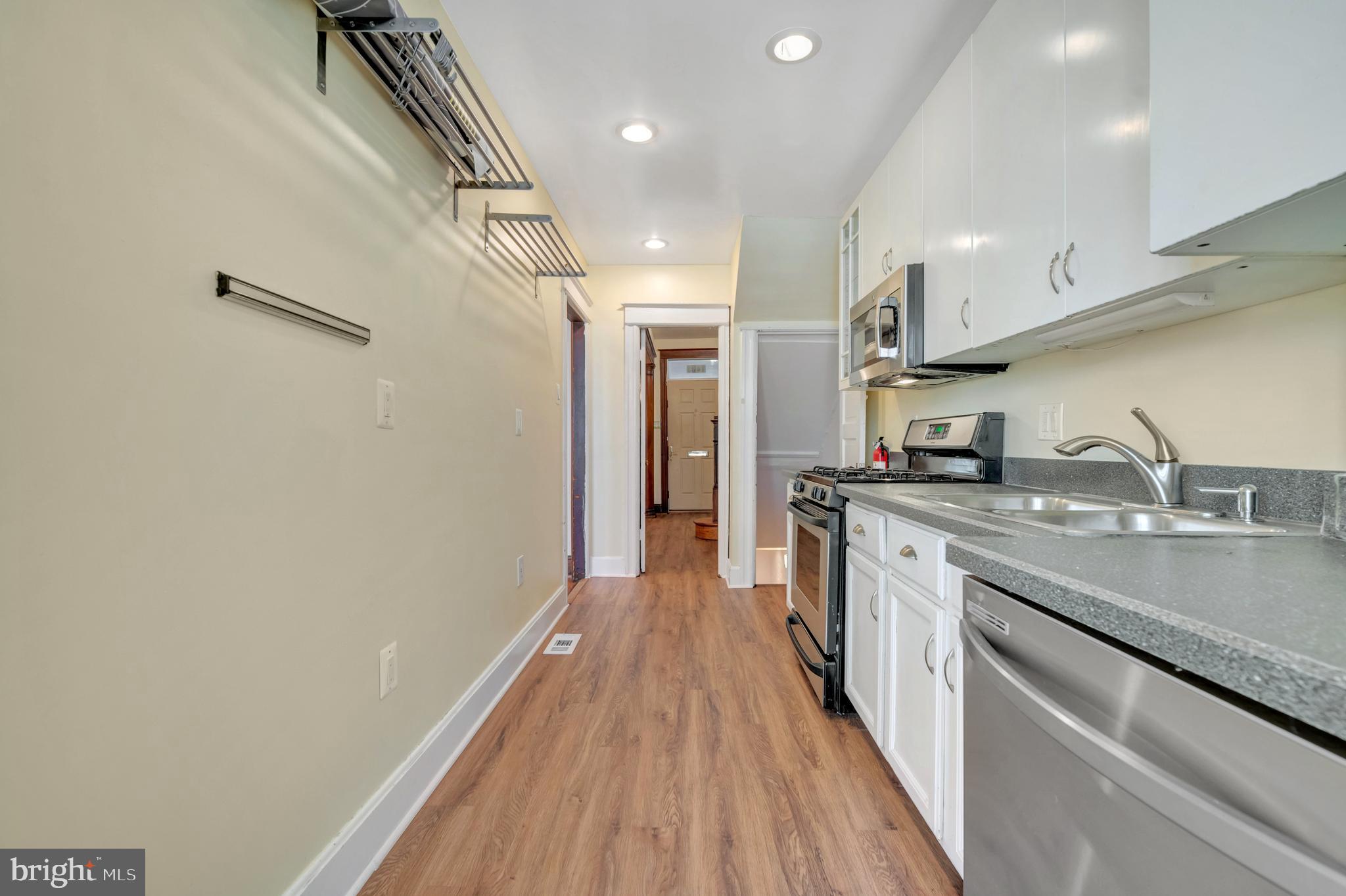 1403 ORREN STREET NE