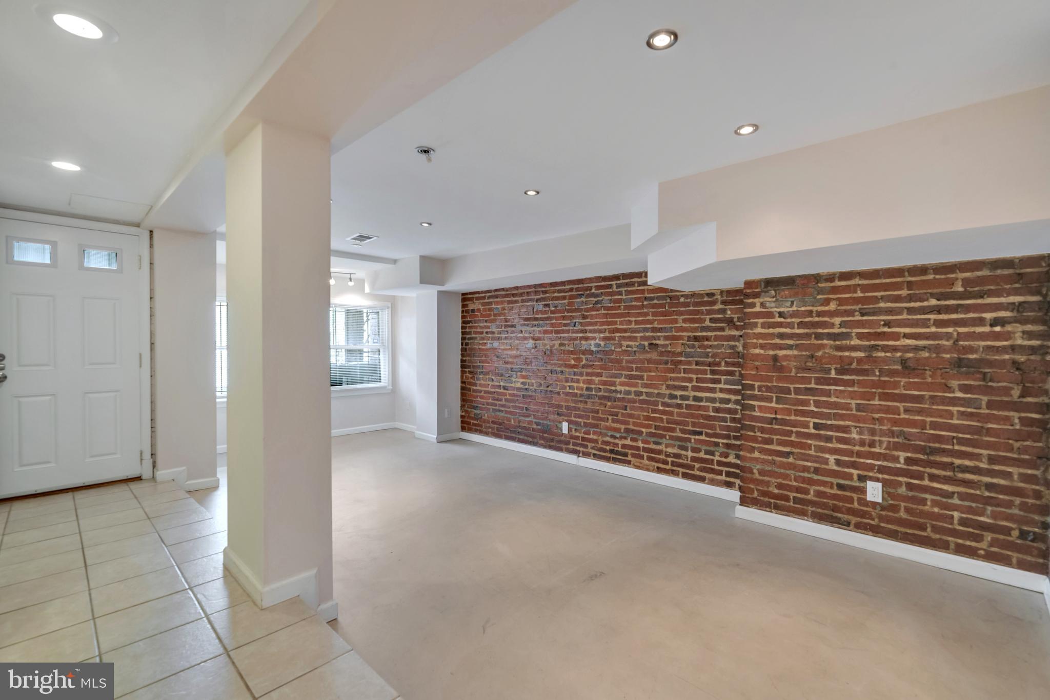 1403 ORREN STREET NE