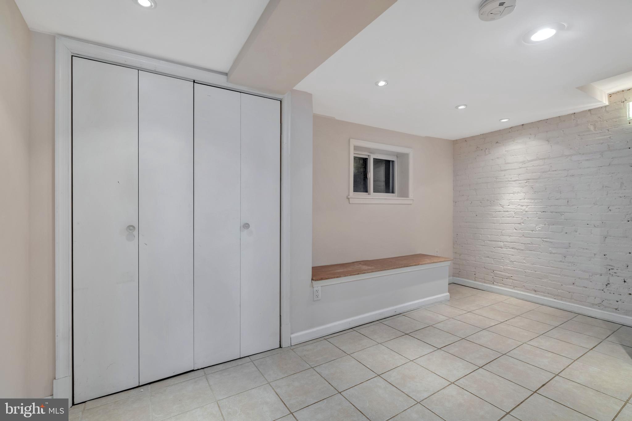 1403 ORREN STREET NE