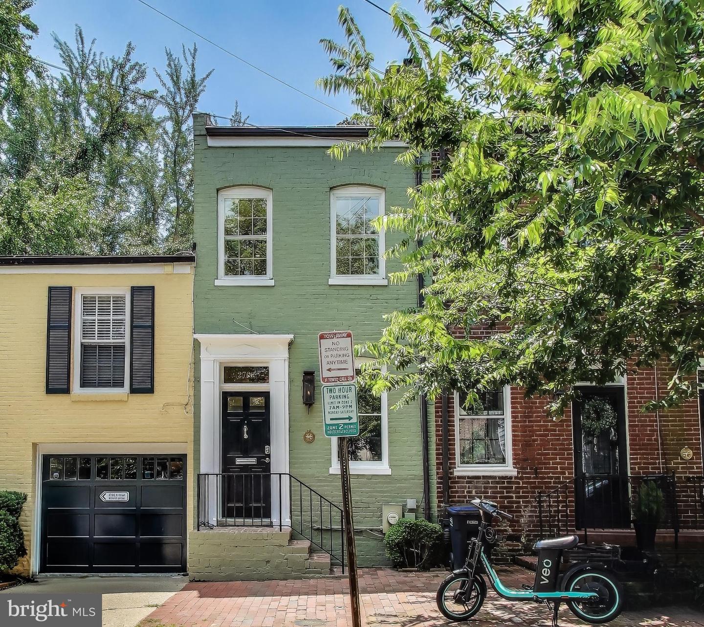 2702 N St NW