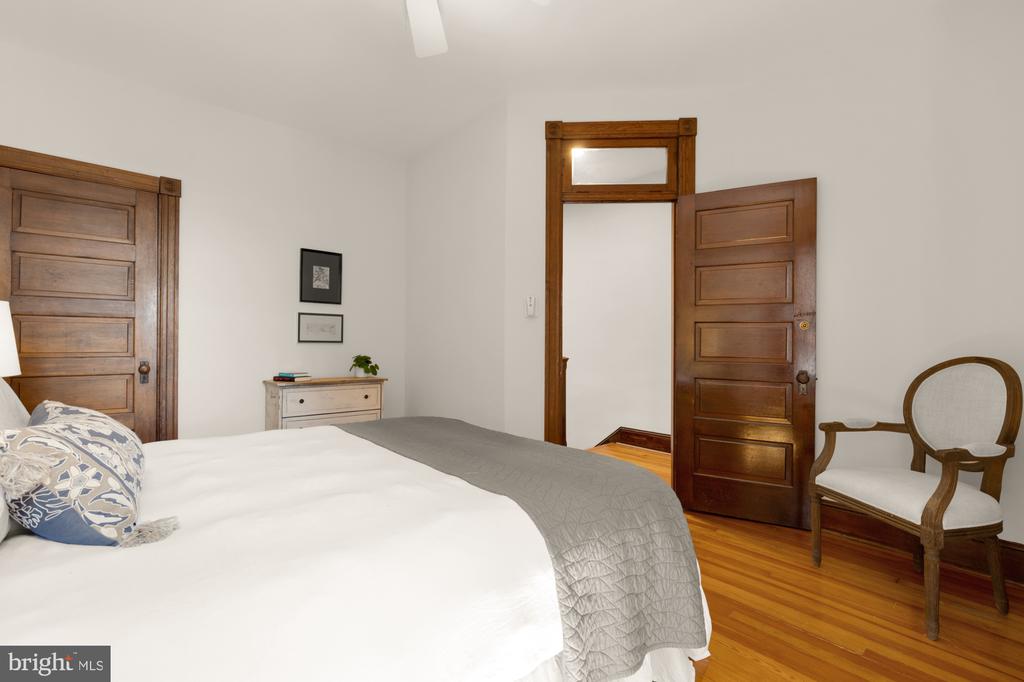 1321 E EAST CAPITOL STREET SE
