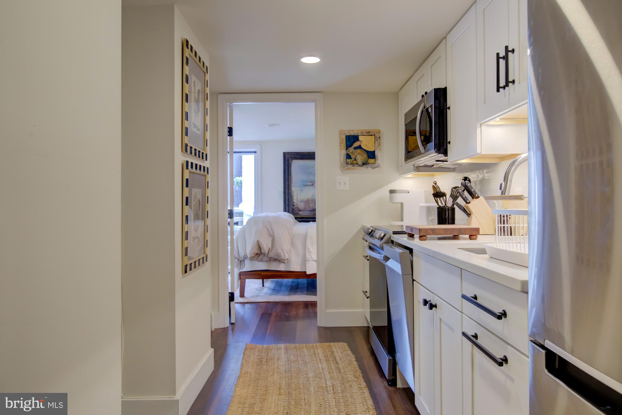 907 EAST CAPITOL STREET SE