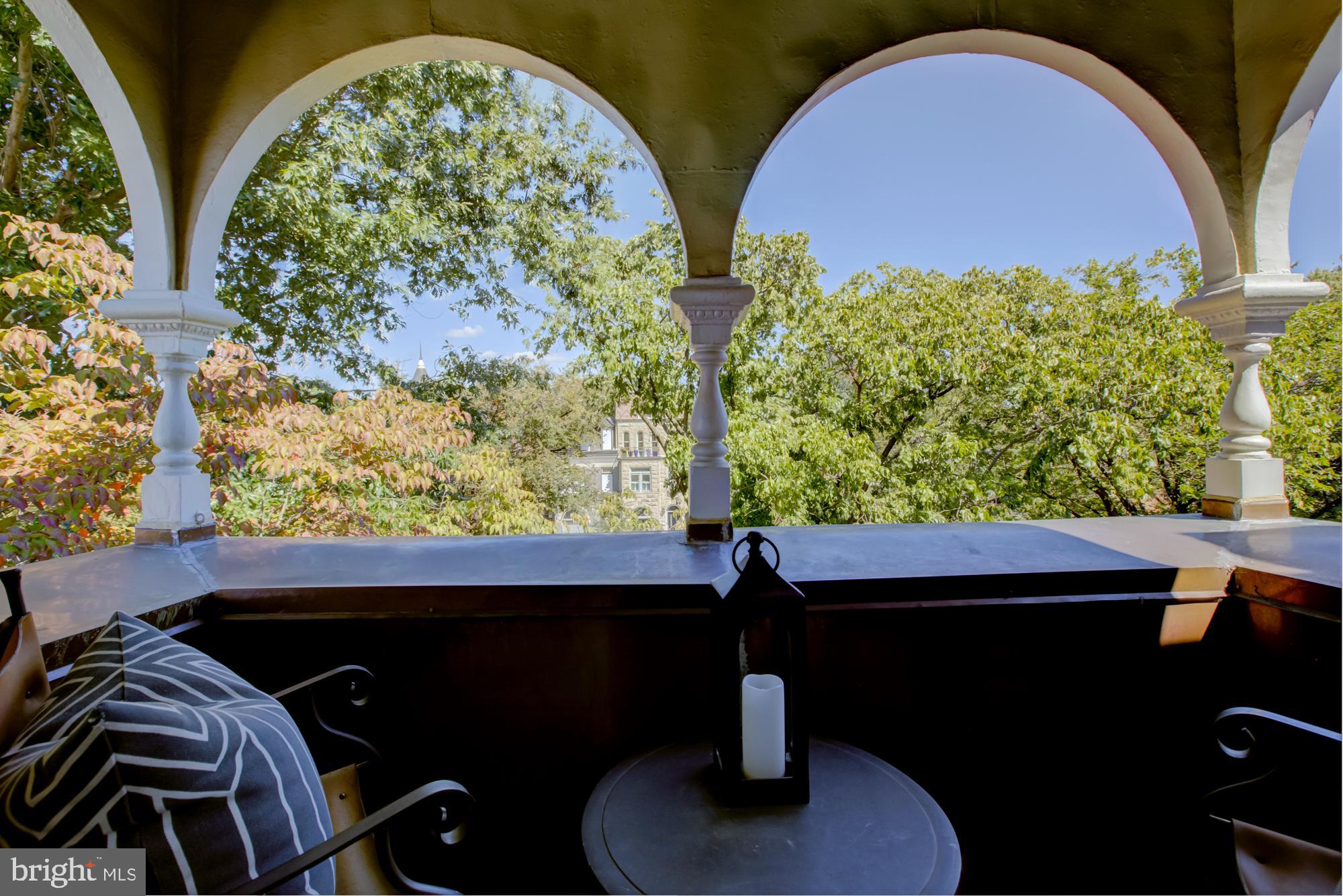 907 EAST CAPITOL STREET SE