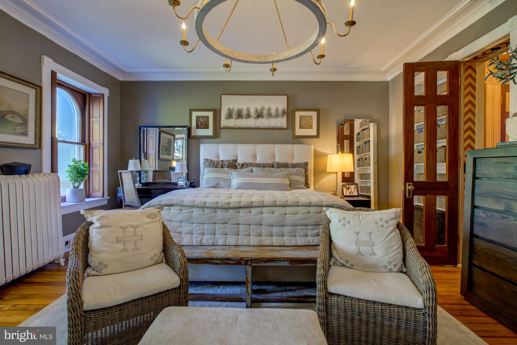 907 EAST CAPITOL STREET SE