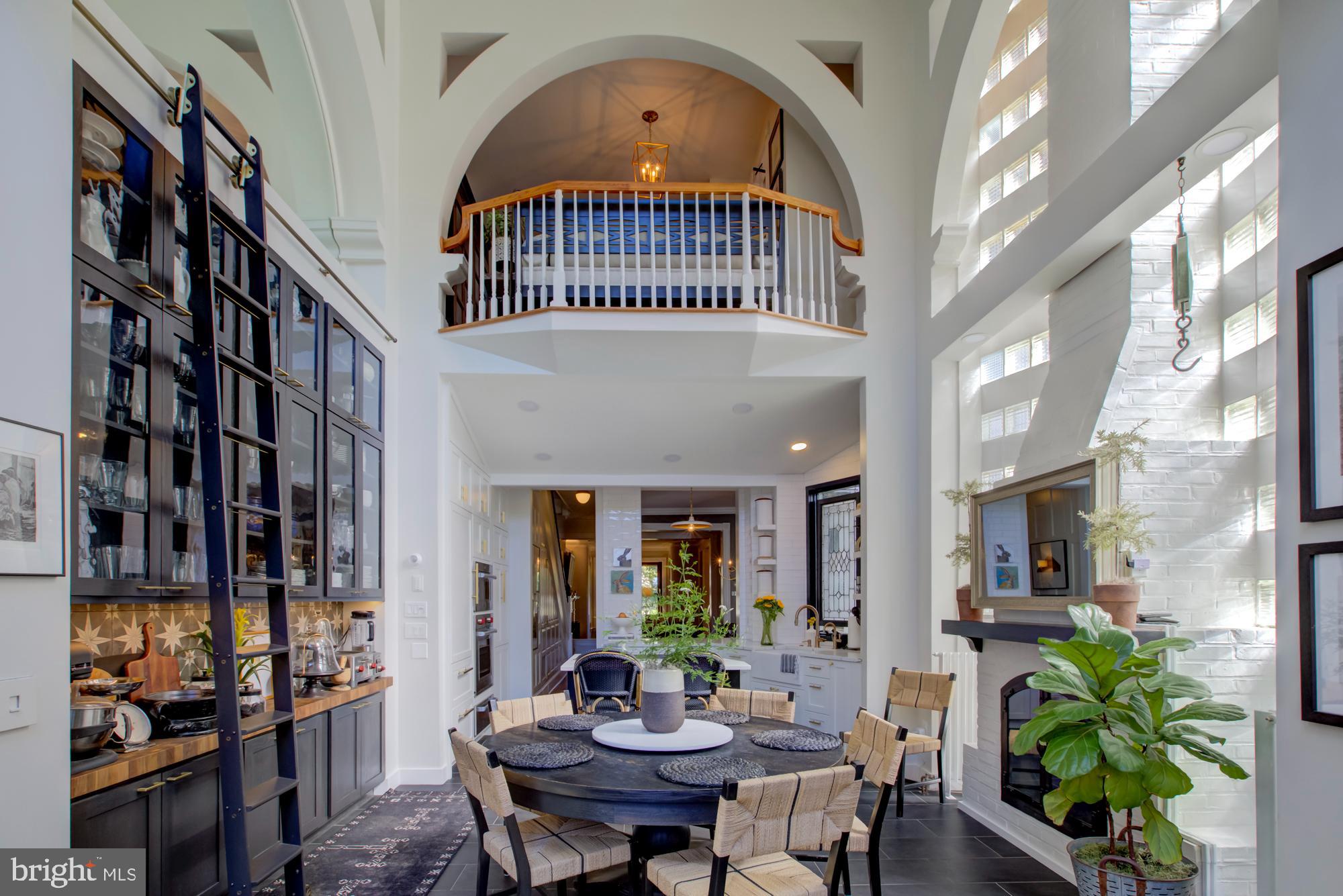 907 EAST CAPITOL STREET SE