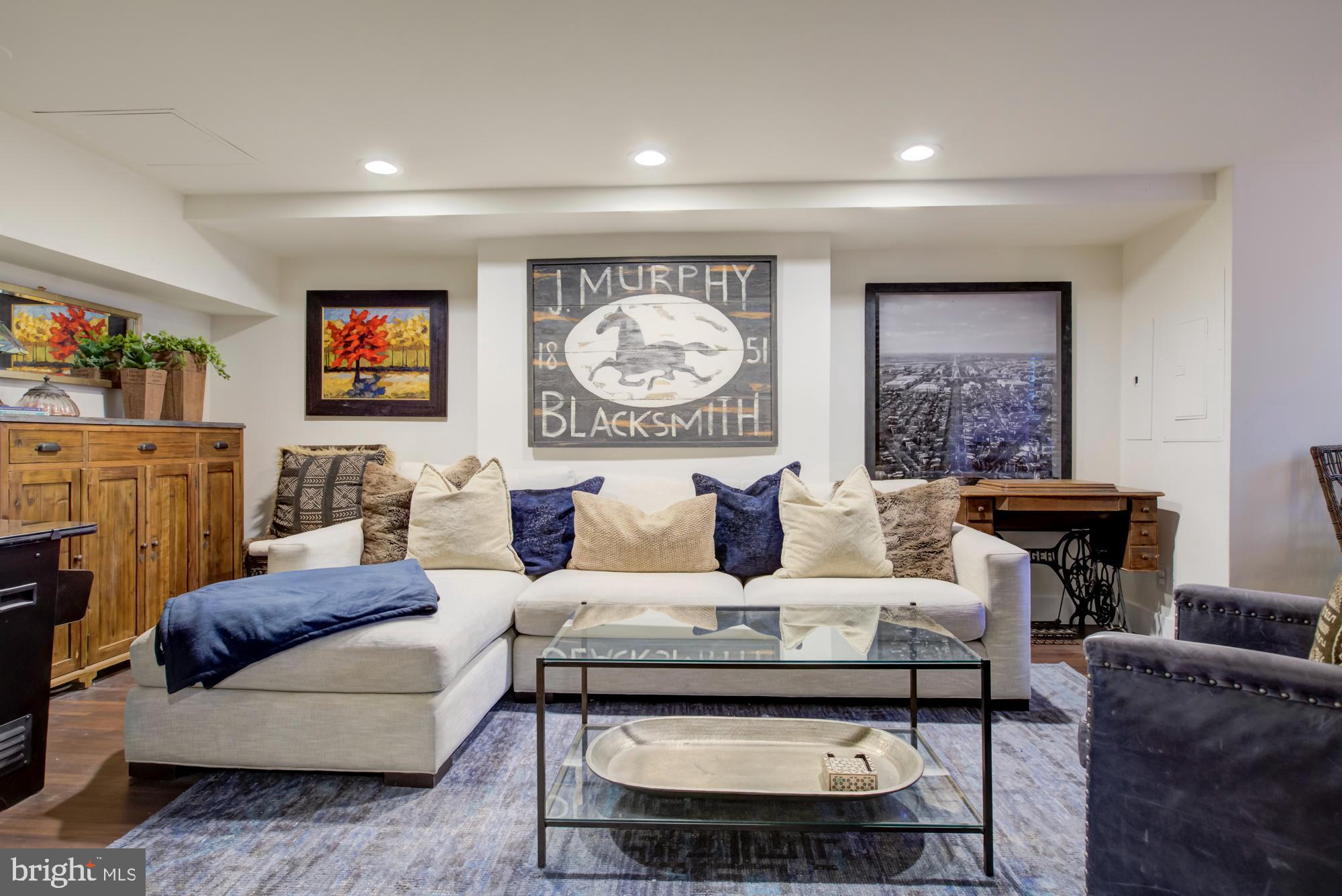 907 EAST CAPITOL STREET SE