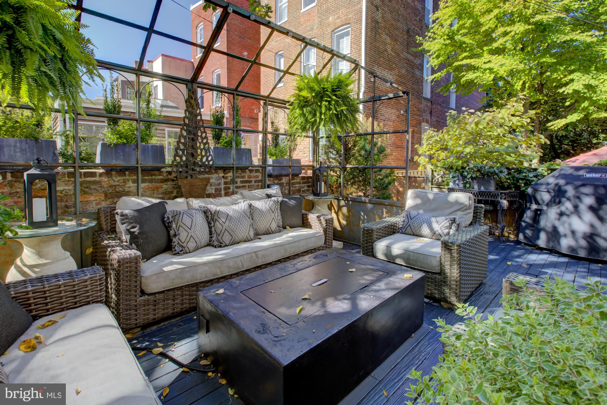 907 EAST CAPITOL STREET SE