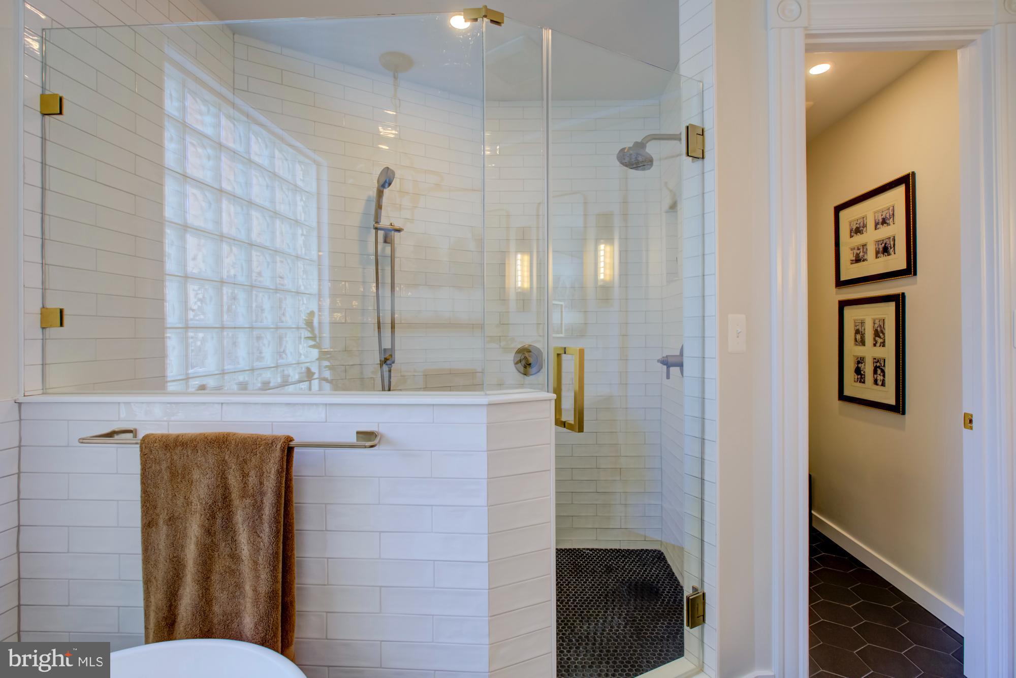 907 EAST CAPITOL STREET SE