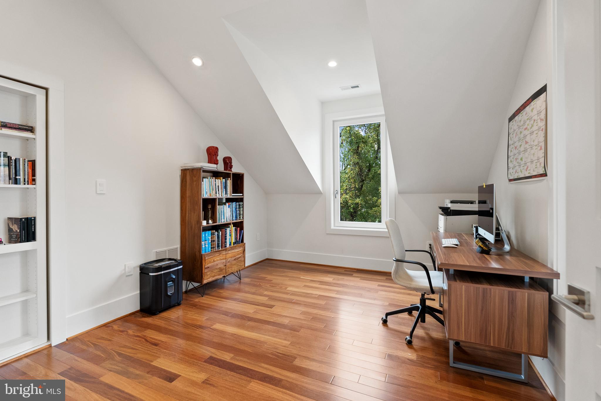 5152 LINNEAN TERRACE NW