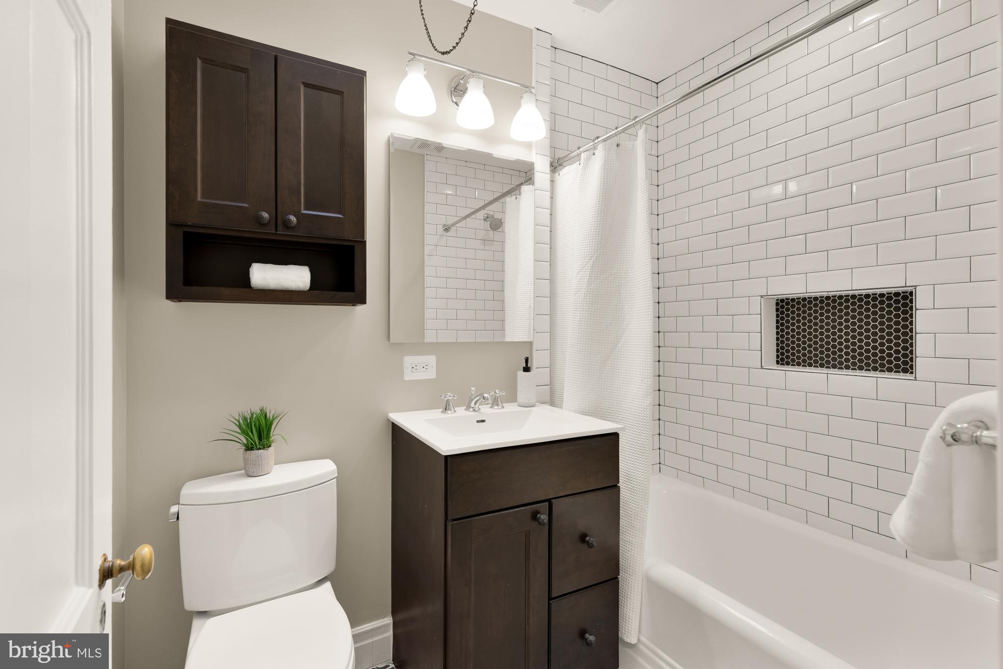 5221 CHEVY CHASE PARKWAY NW