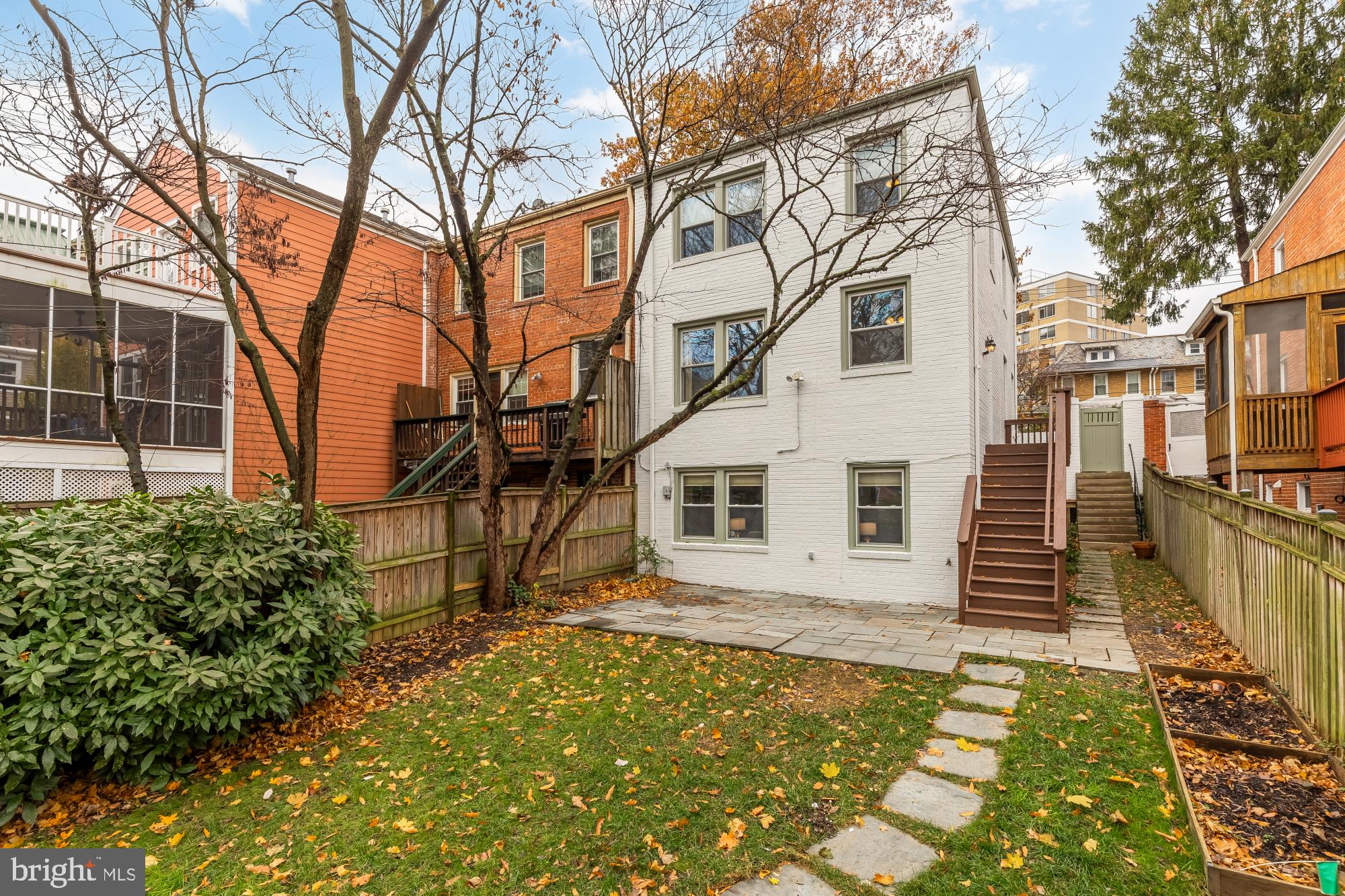 5221 CHEVY CHASE PARKWAY NW