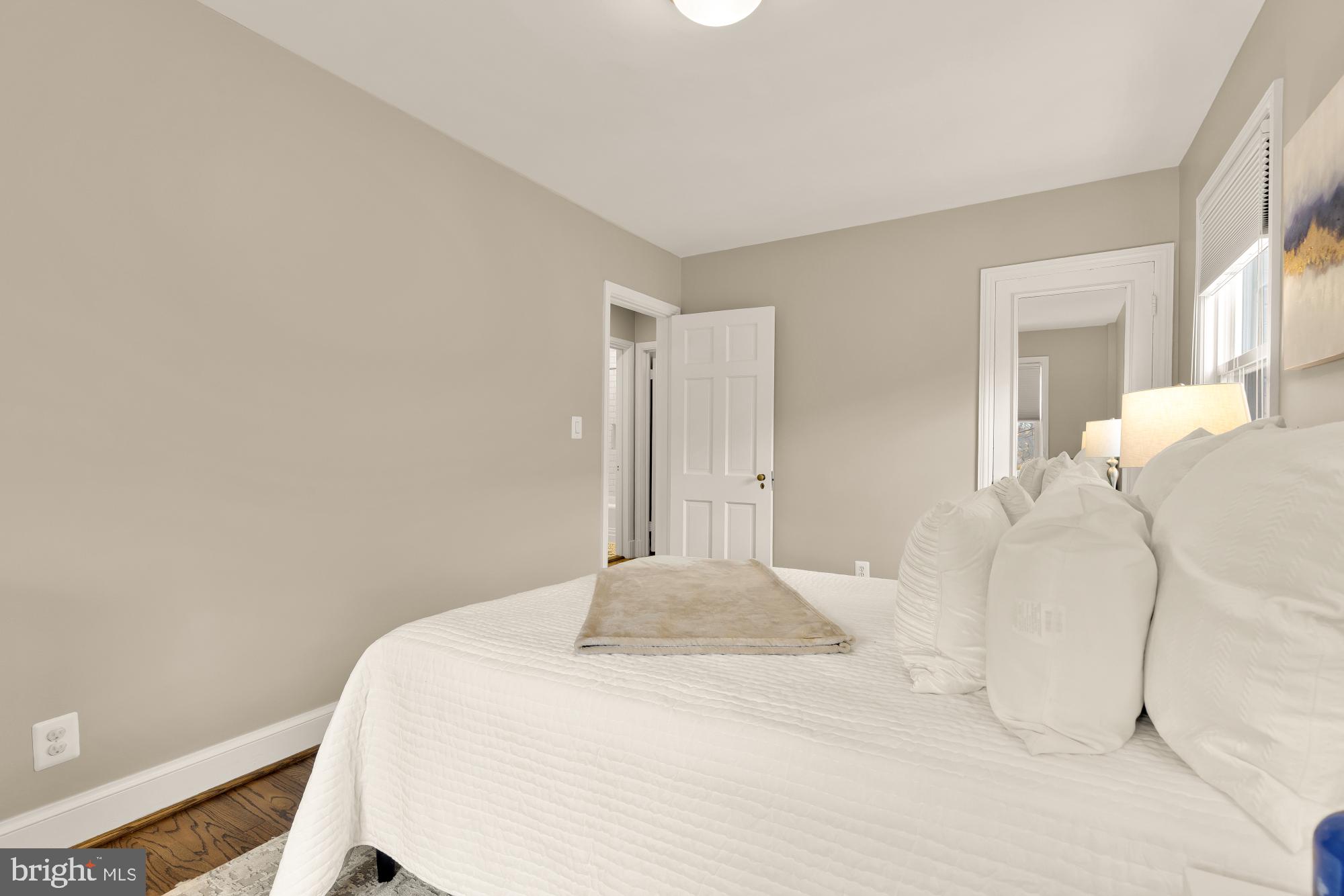 5221 CHEVY CHASE PARKWAY NW