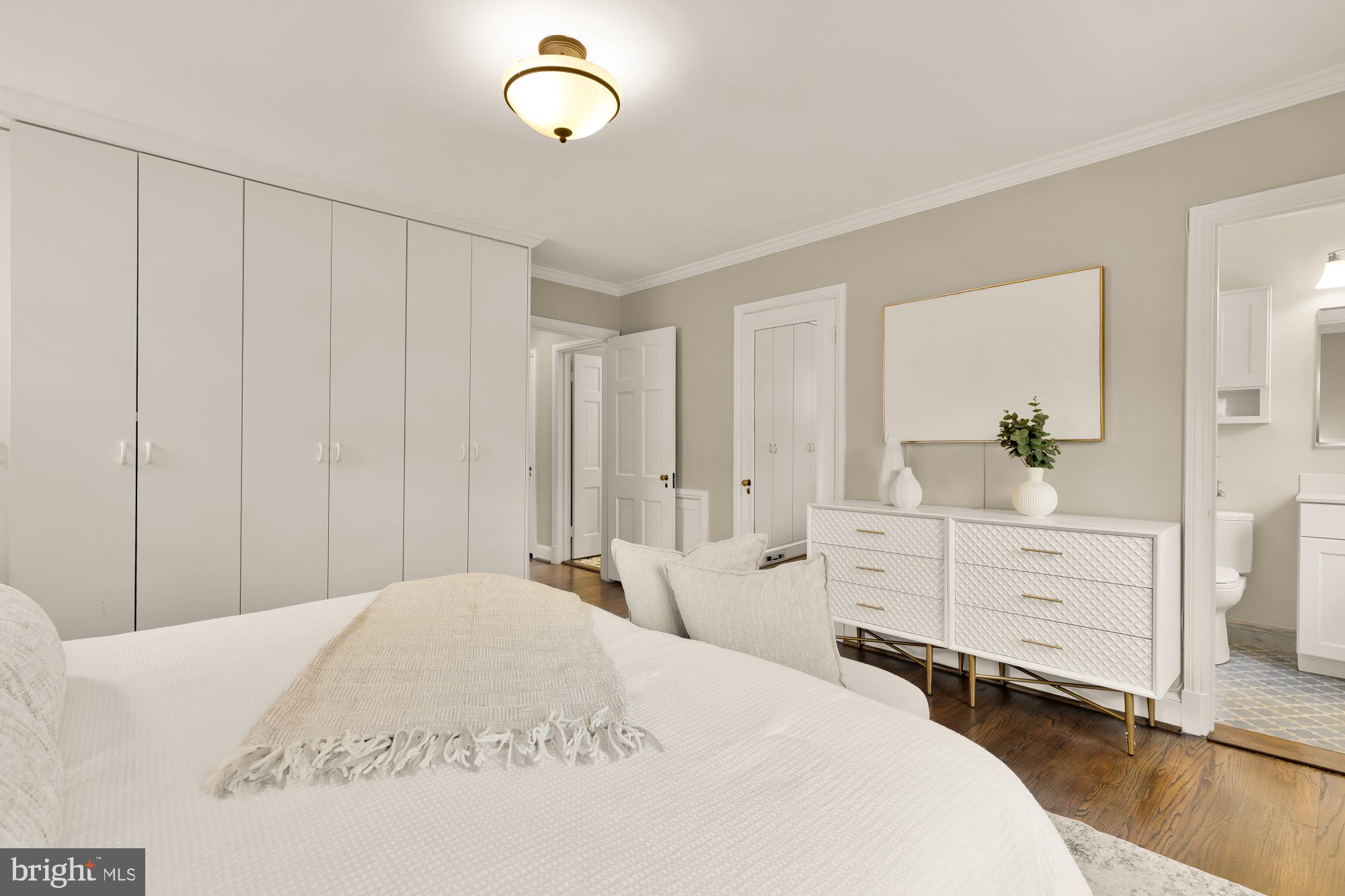 5221 CHEVY CHASE PARKWAY NW