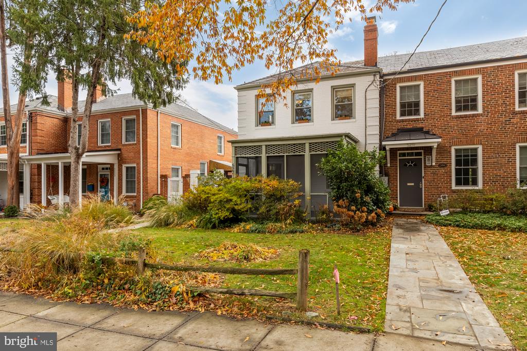 5221 CHEVY CHASE PARKWAY NW
