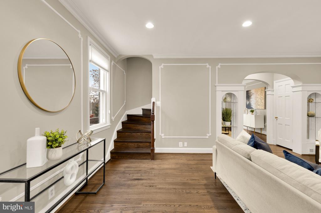 5221 CHEVY CHASE PARKWAY NW