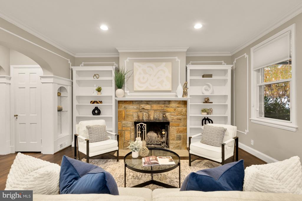 5221 CHEVY CHASE PARKWAY NW