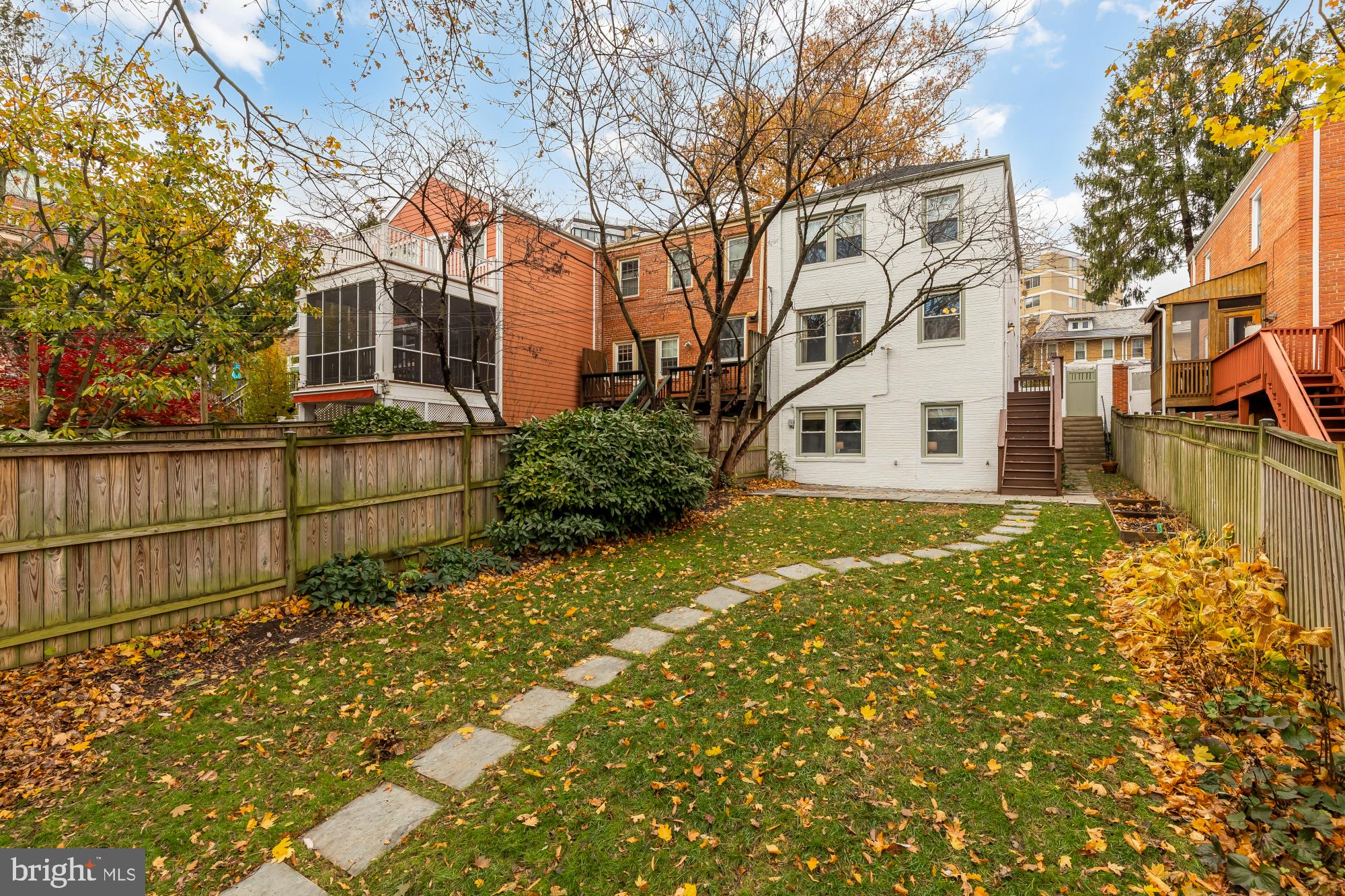 5221 CHEVY CHASE PARKWAY NW